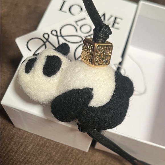Loewe Black and White Panda Charm in felt and calfskin - Picture 5 of 6